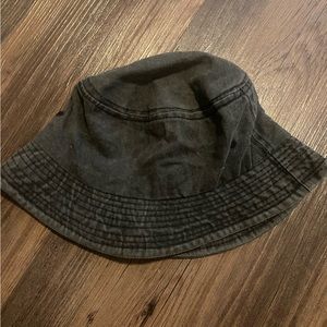 bucket hat